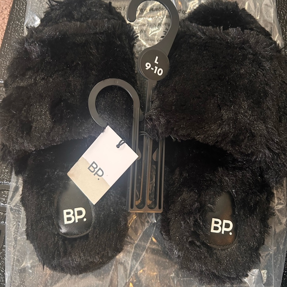Nordstrom Black Plush Slippers NWT Size 9-10